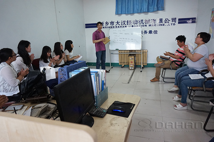 漢螺旋給料機實力雄厚,技術(shù)研發(fā)團隊上百人